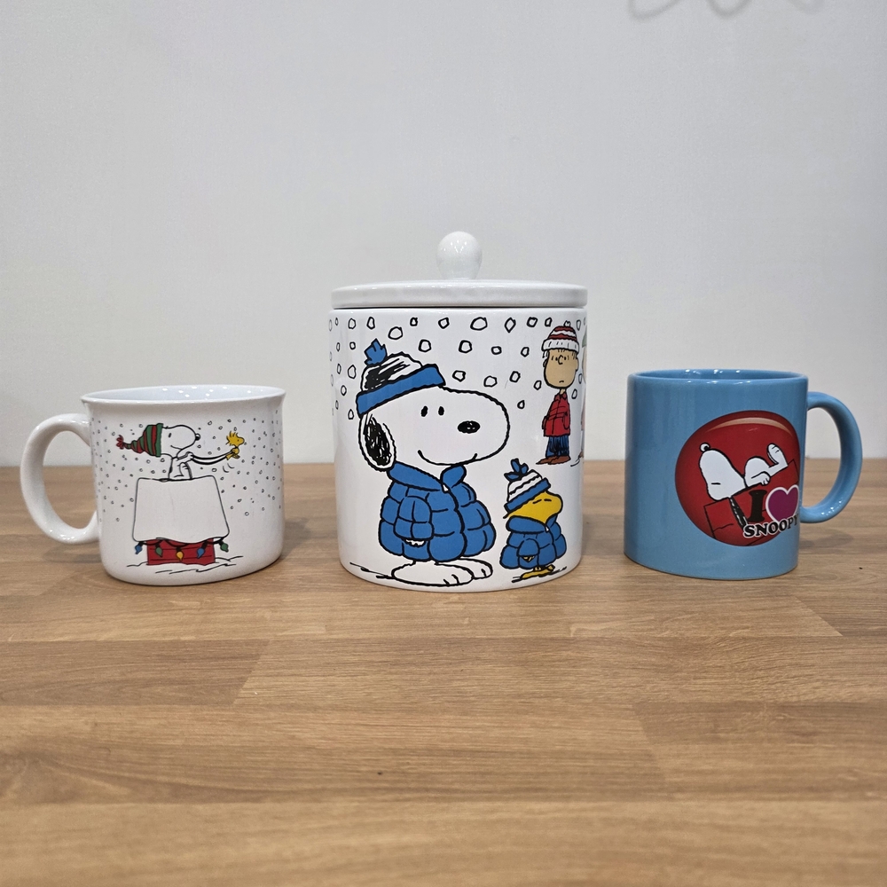 Peanuts Snoopy Mugs and Cookie Jar Set